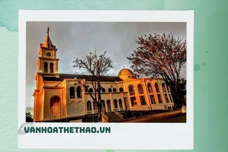 Những điểm nổi bật khác quanh Nhà thờ Thánh Tâm Đắk Lắk